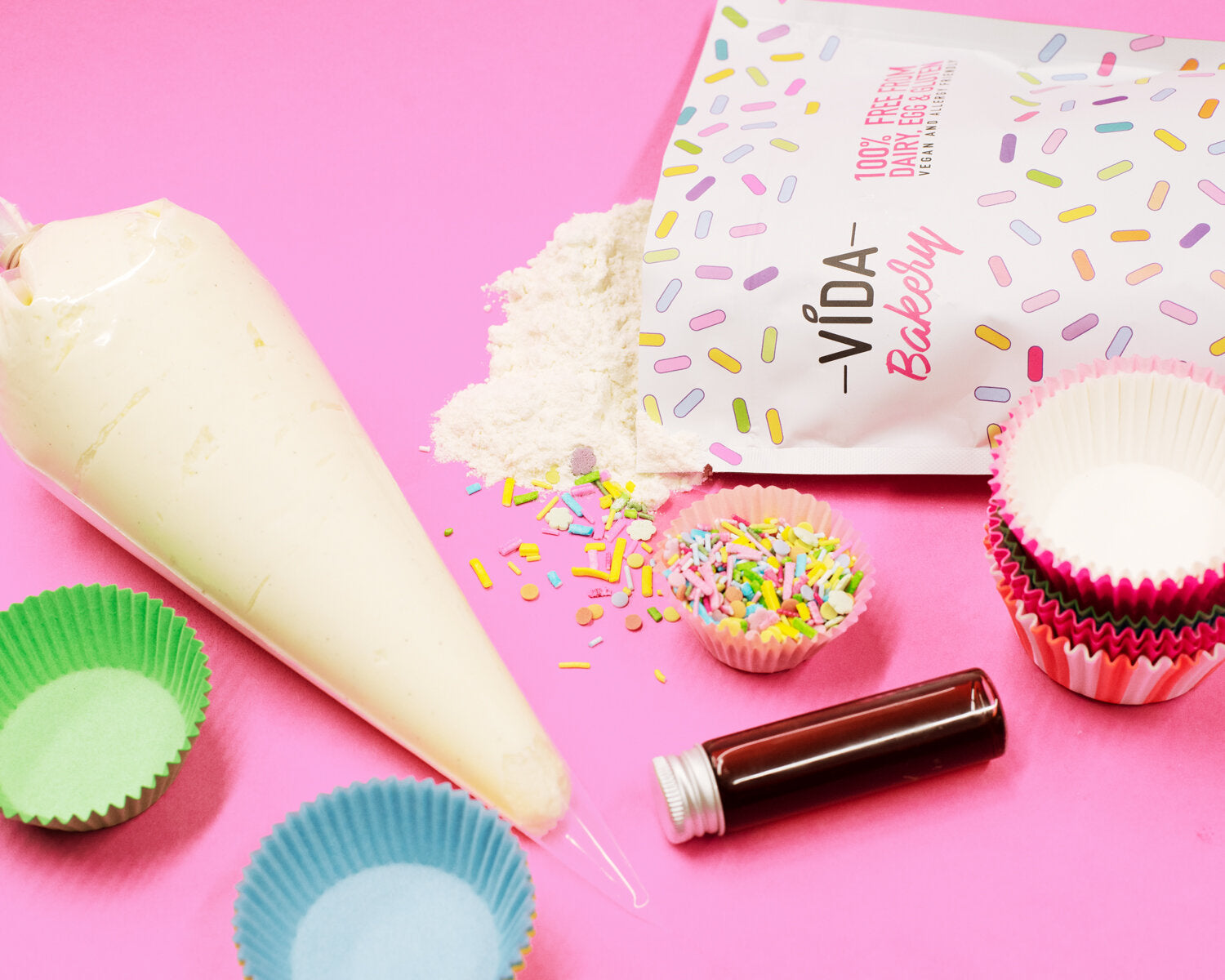 Vanilla Cupcakes - DIY Kit